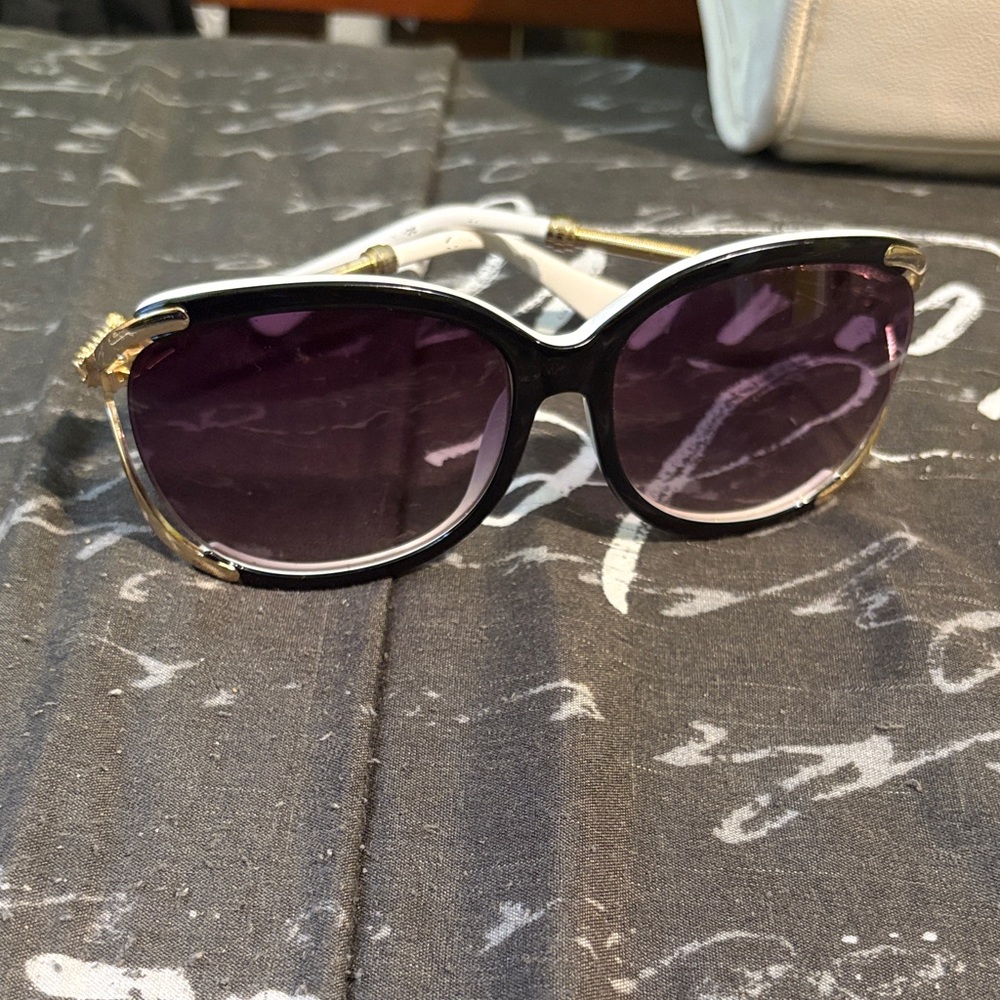 Stylish Black and Gold Sunglasses